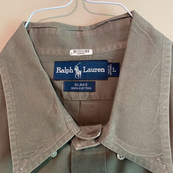 Button down - Picture 2 of 3